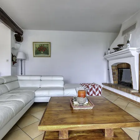 ホテル Maison Mabilou By Interhome